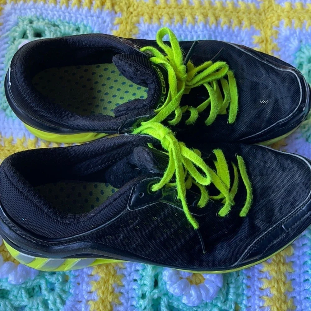 Kid’s Adidas shoes 5
